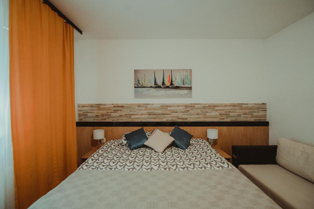 Apartman Lovric Ðakovo Exteriör bild