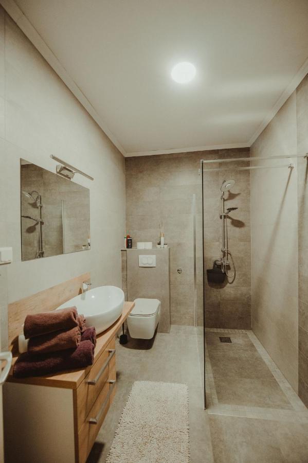 Apartman Lovric Ðakovo Exteriör bild