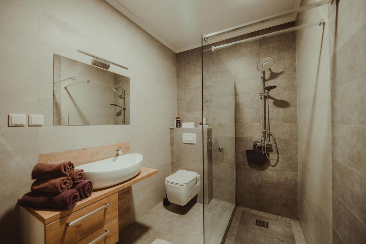 Apartman Lovric Ðakovo Exteriör bild